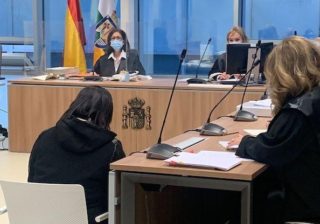 El jurado ha declarado a la madre de Carolina culpable de la muerte de su hija